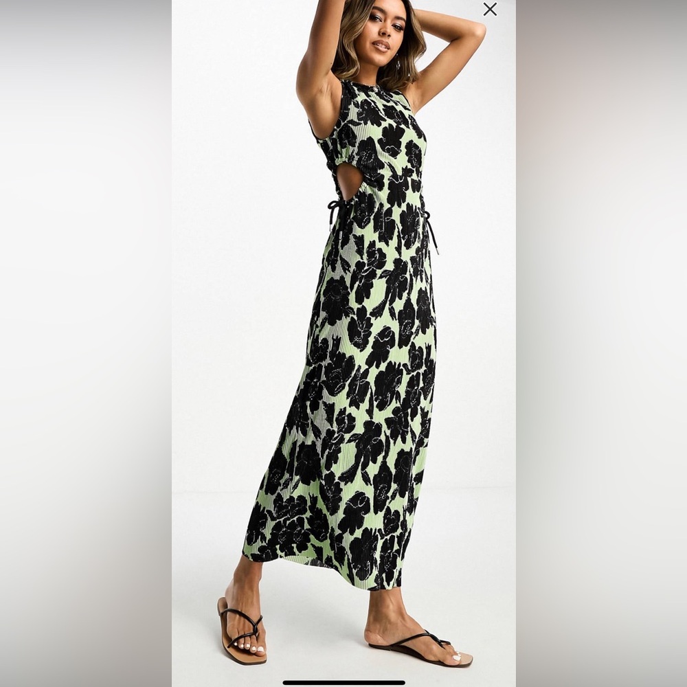 Floral Maxi Dress in Black and Green